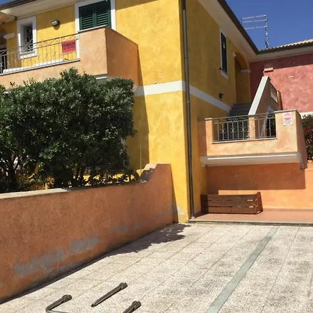 Yellow House Holiday home Santa Teresa Gallura